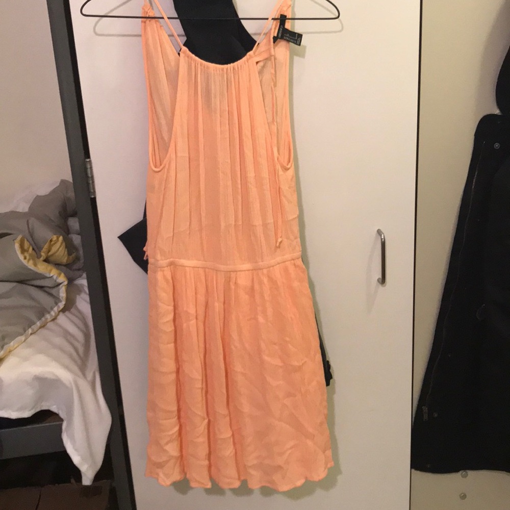 Peach/pink tie-back dress